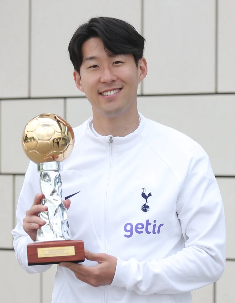 손흥민 선수 사진
