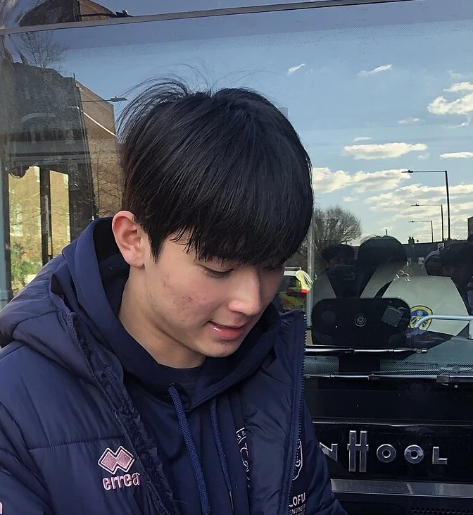 양민혁 선수 사진